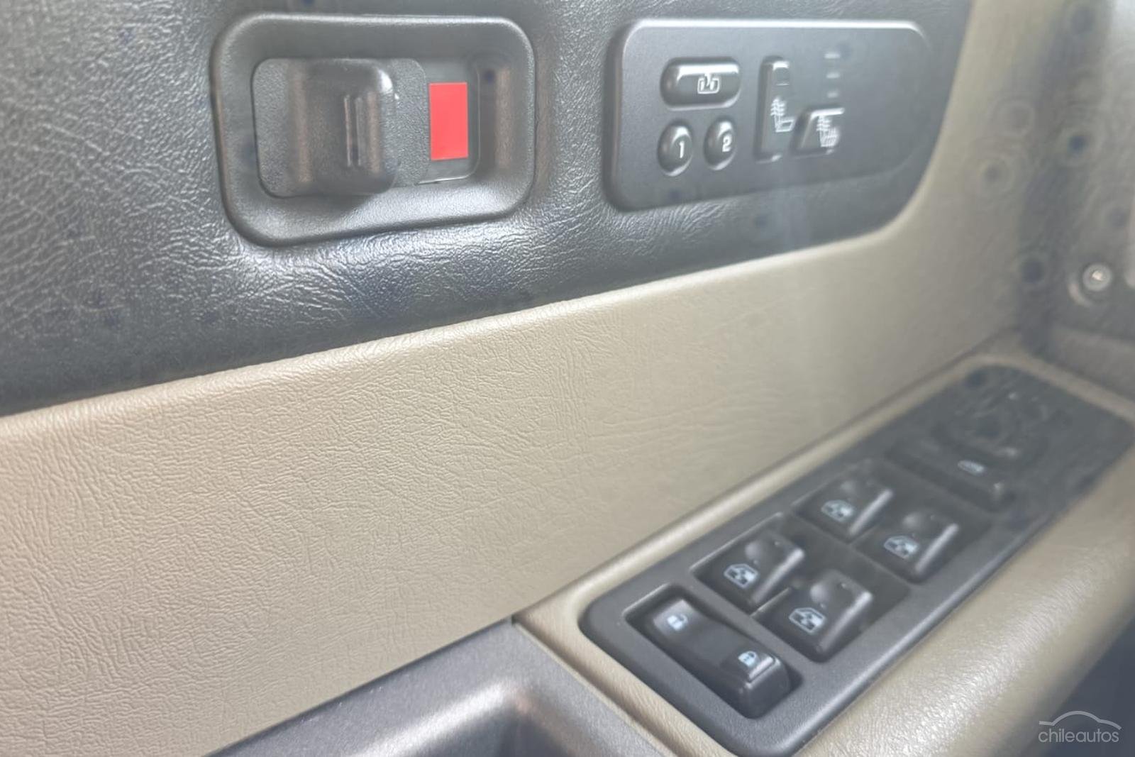 Hummer H2 — foto 16 de 19