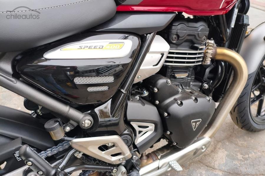 Triumph Speed 400 — foto 8 de 14