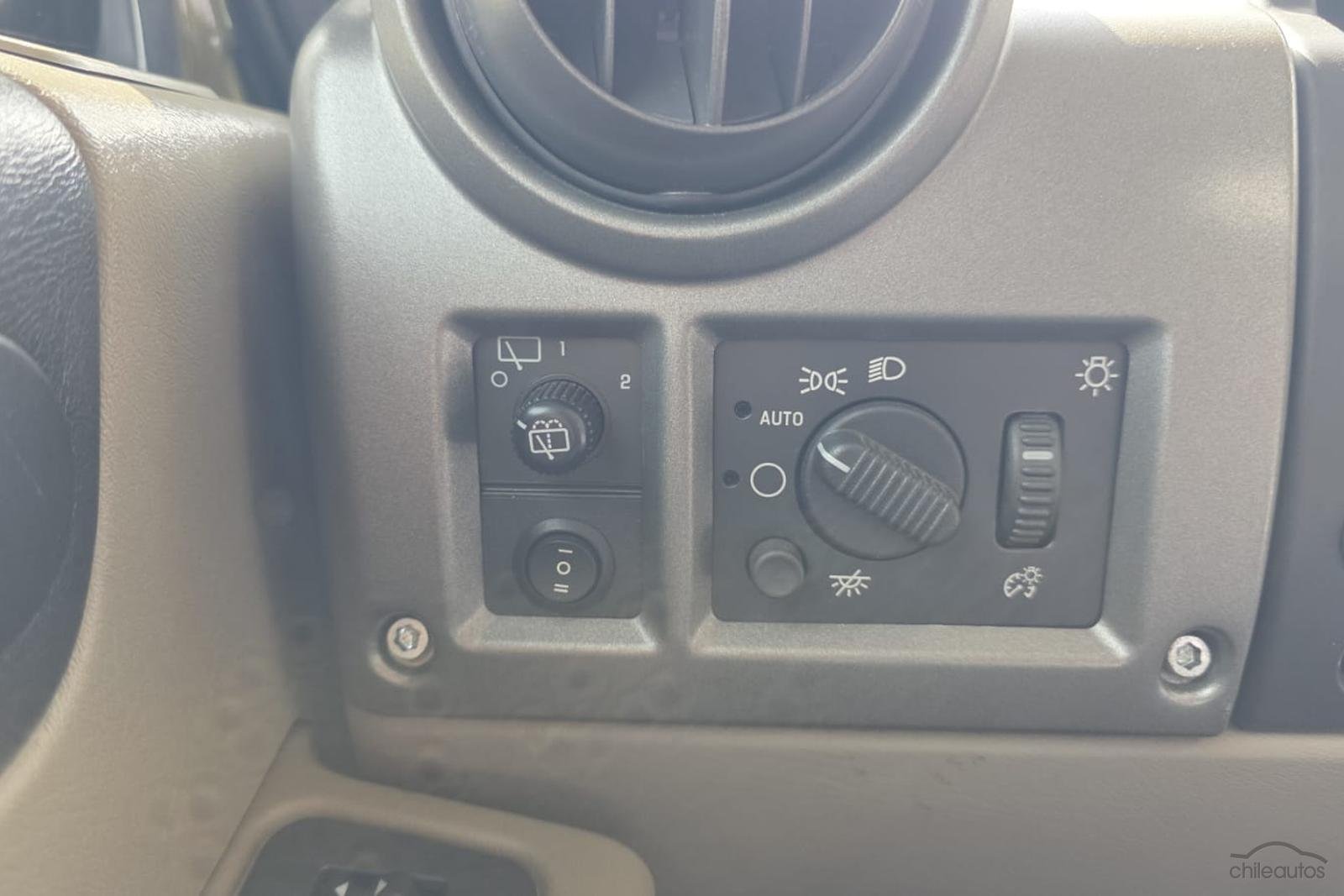 Hummer H2 — foto 19 de 19