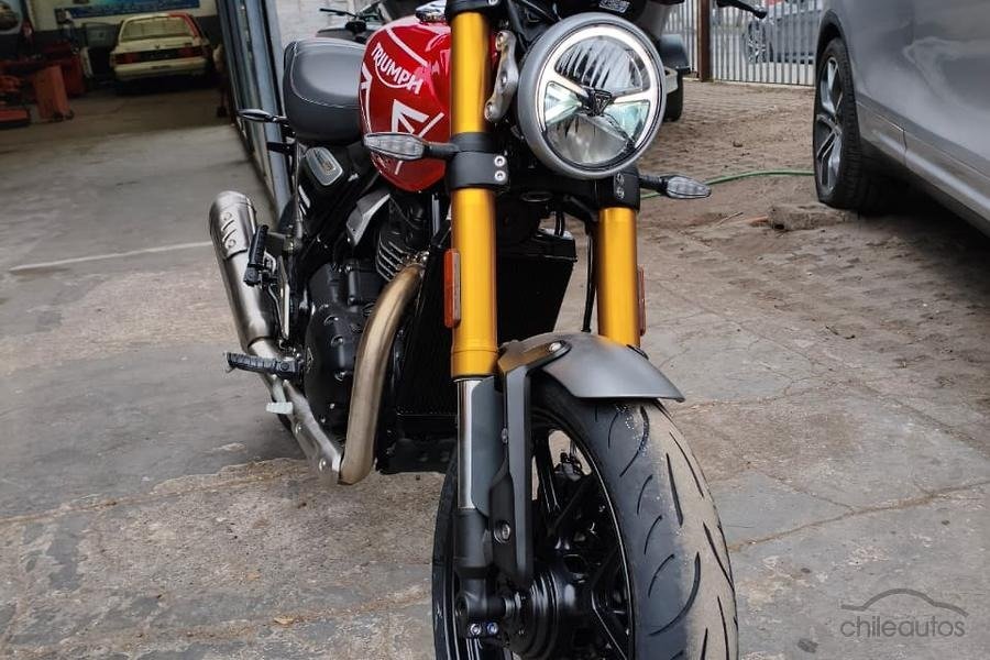Triumph Speed 400 — foto 10 de 14