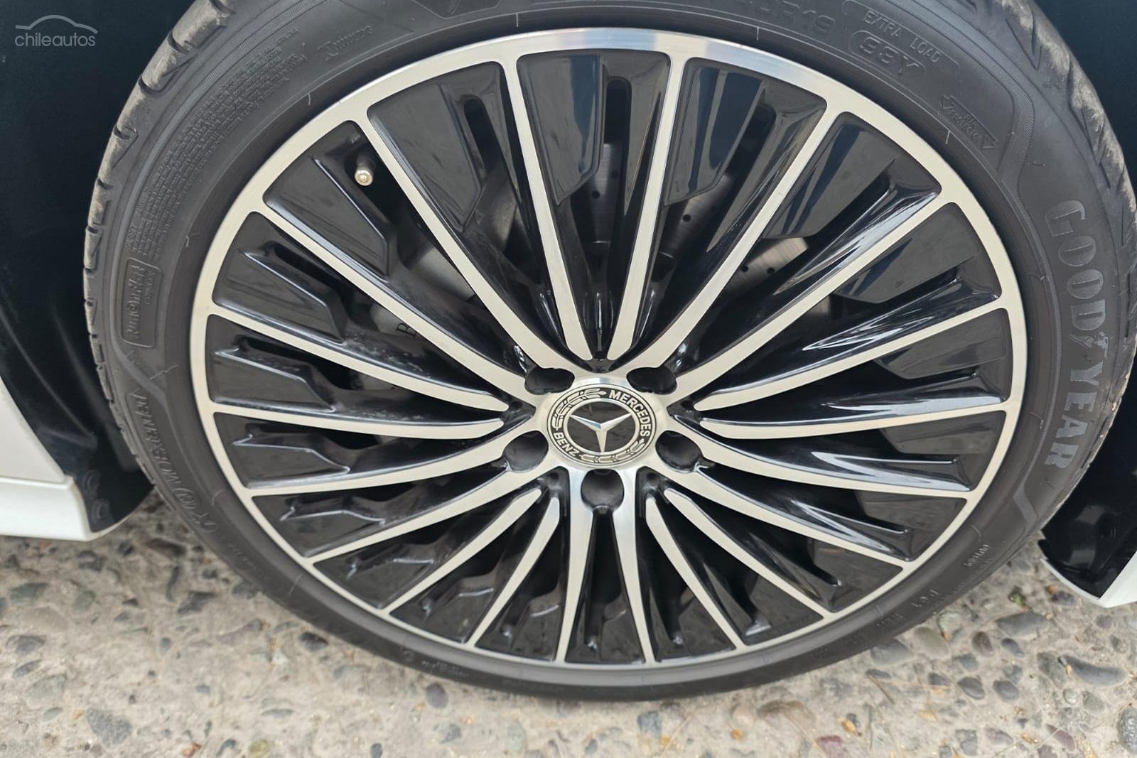 Mercedes-Benz Cle300 — foto 6 de 18